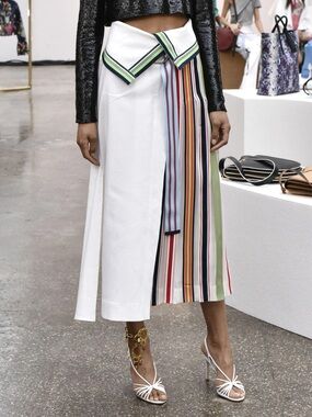 DIANE VON FURSTENBERG Pleated Grosgrain-trimmed Linen-blend Skirt in Opal